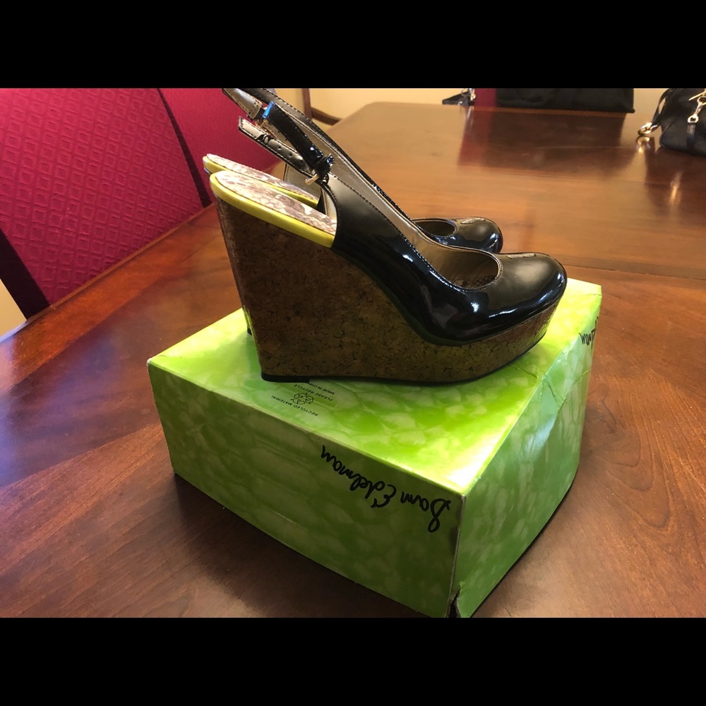 Sam Elderman sling back wedge. - Picture 2 of 3
